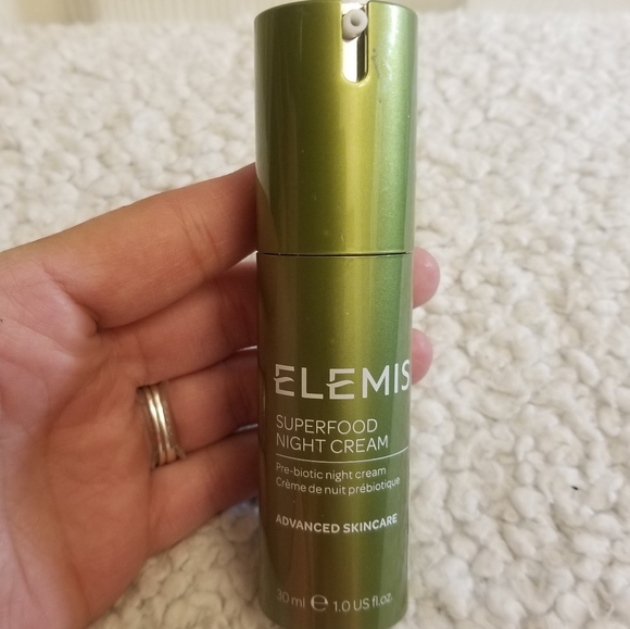 elemis healthy glow